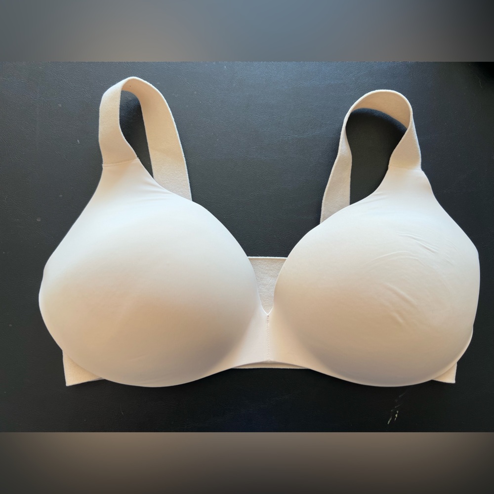 Seamless Victoria’s Secret bra